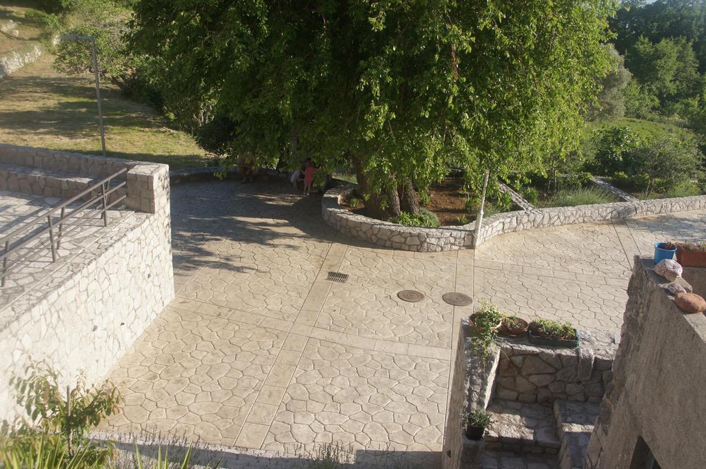 Apartments Kuljace Sveti Stefan Rum bild